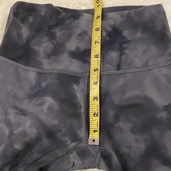 Lululemon Leggings Size 4 - Picture 6 of 9